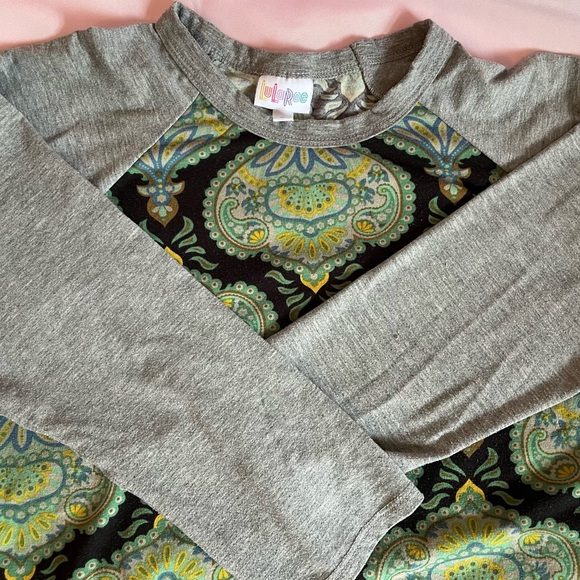 LuLaRoe Tops - LuLaRoe 3/4-sleeve Paisley Baseball T-shirt